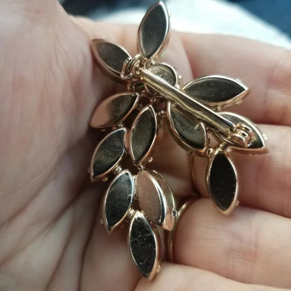 Relisted Vintage uranium glass rhinestone brooch green sparkly depression UV pin - Picture 13 of 14